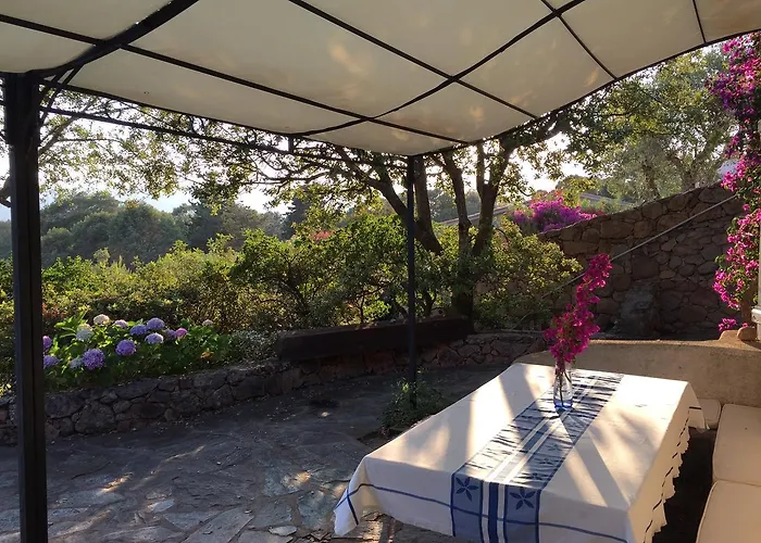 Les Hameaux De Pietragione Pensión *